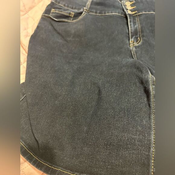 CopperFlash Blue Jean Shorts with Cuffed Hems - Picture 7 of 9